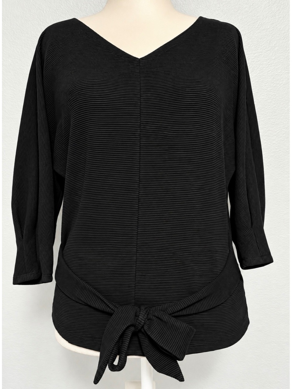 Anthropologie Black Ribbed Knit V Neck 3/4 Sleeve Tie Front Top Blouse Medium